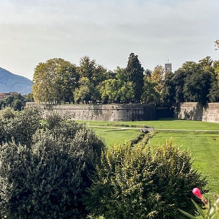 Mura Di Lucca Elegant Penthouse With Balcony Apartment Exterior photo